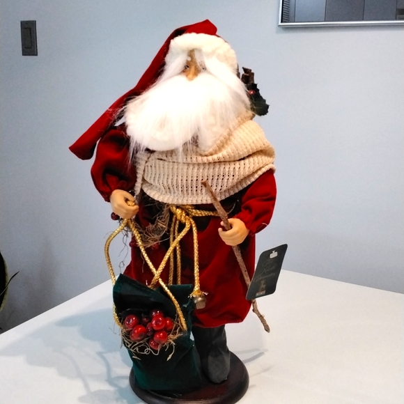 16" Santa - Picture 1 of 7